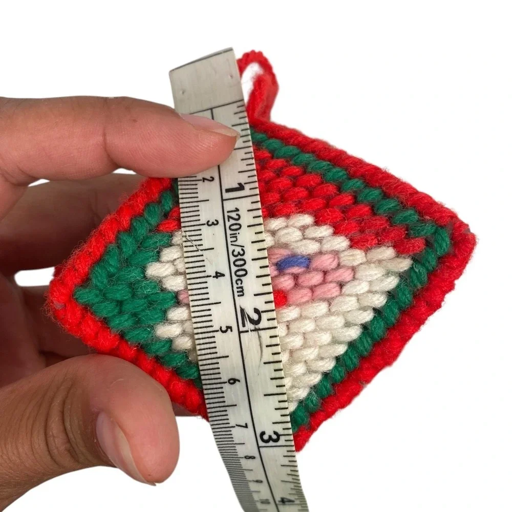 Vintage Christmas‎ Ornaments / Magnets Needlepoint Handmade Wreath Santa A14Q
